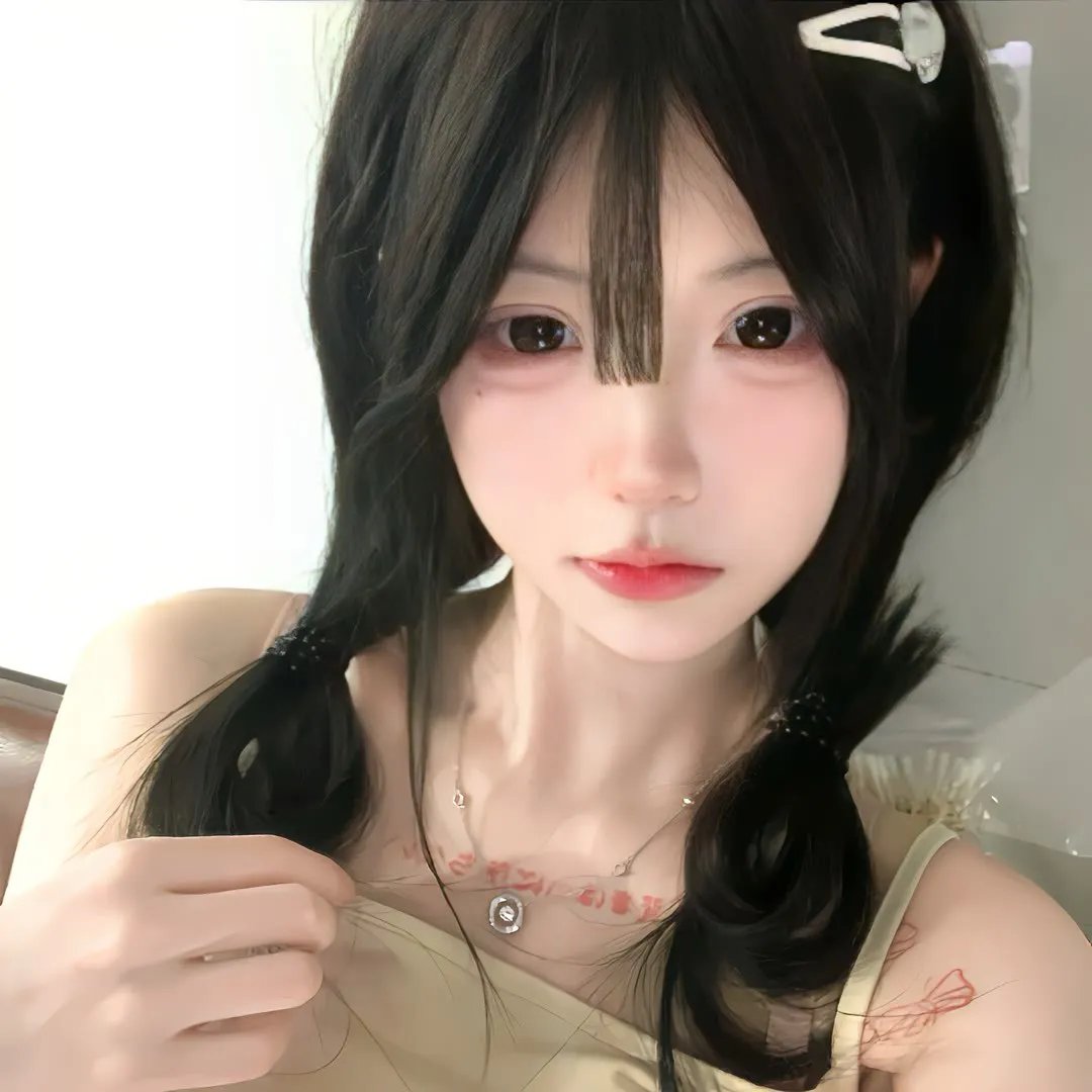 女孩和蜘蛛